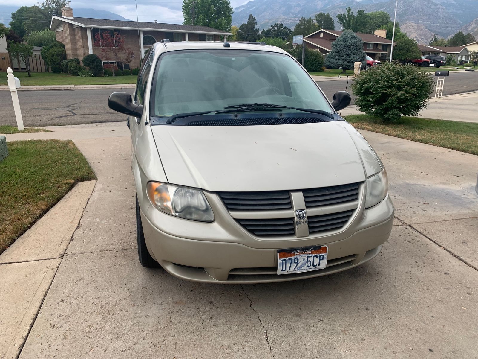 2005 Dodge Caravan - Parting Out