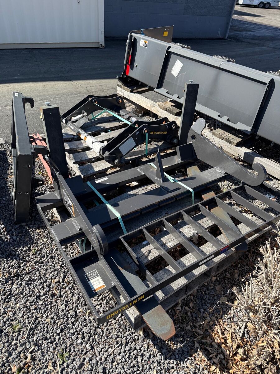 New Holland Fork Bucket and Coupler