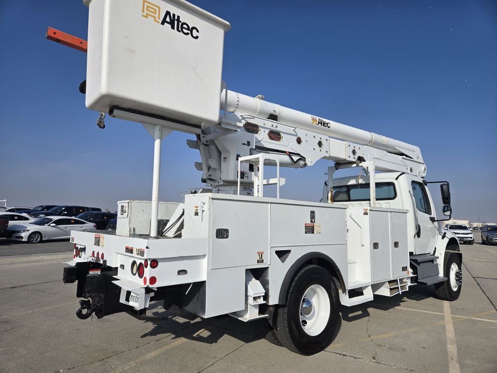 2013 Freightliner M2 106 