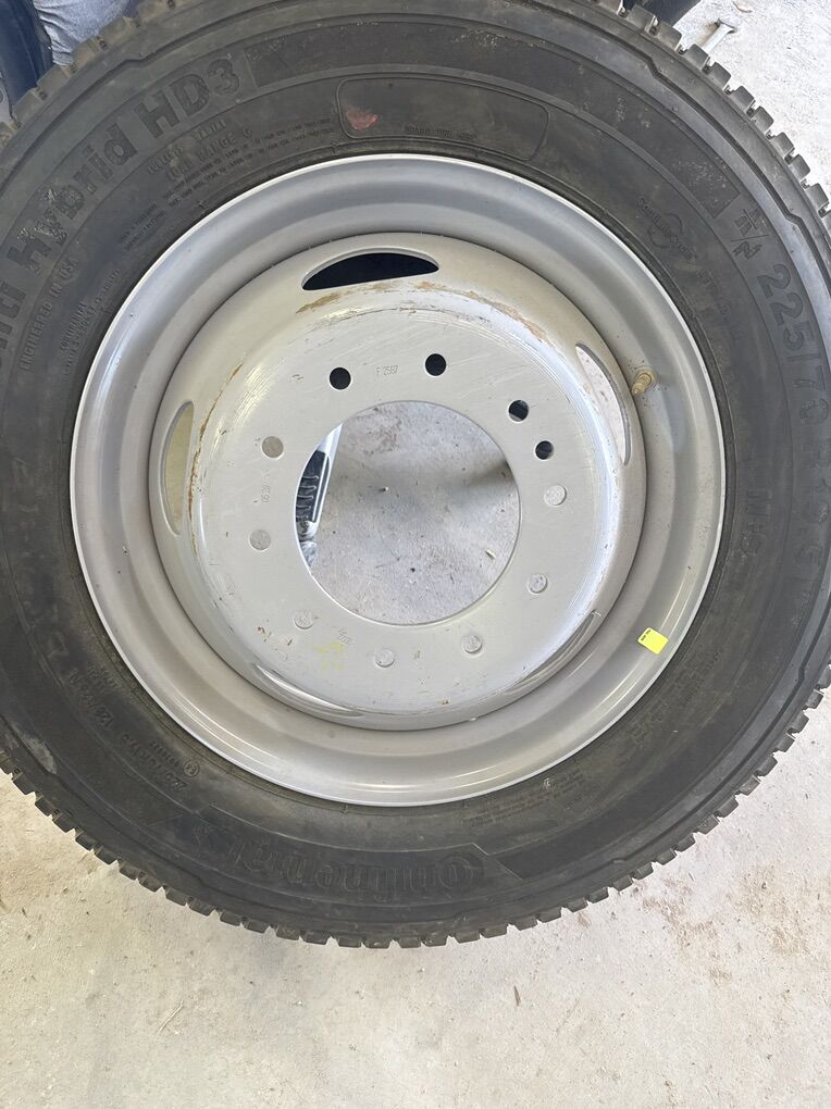 Ford Dually 10 Lug Rim & tire