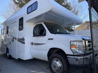 2015 Thor Majestic 23a Ford V8 Triton