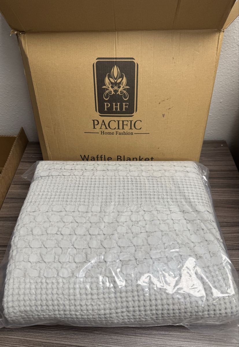 PHF King Light Grey Waffle Blanket