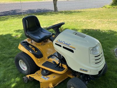 Cub Cadet LT1045 Riding Lawn Mower