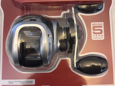 Quantum Throttle Baitcaster