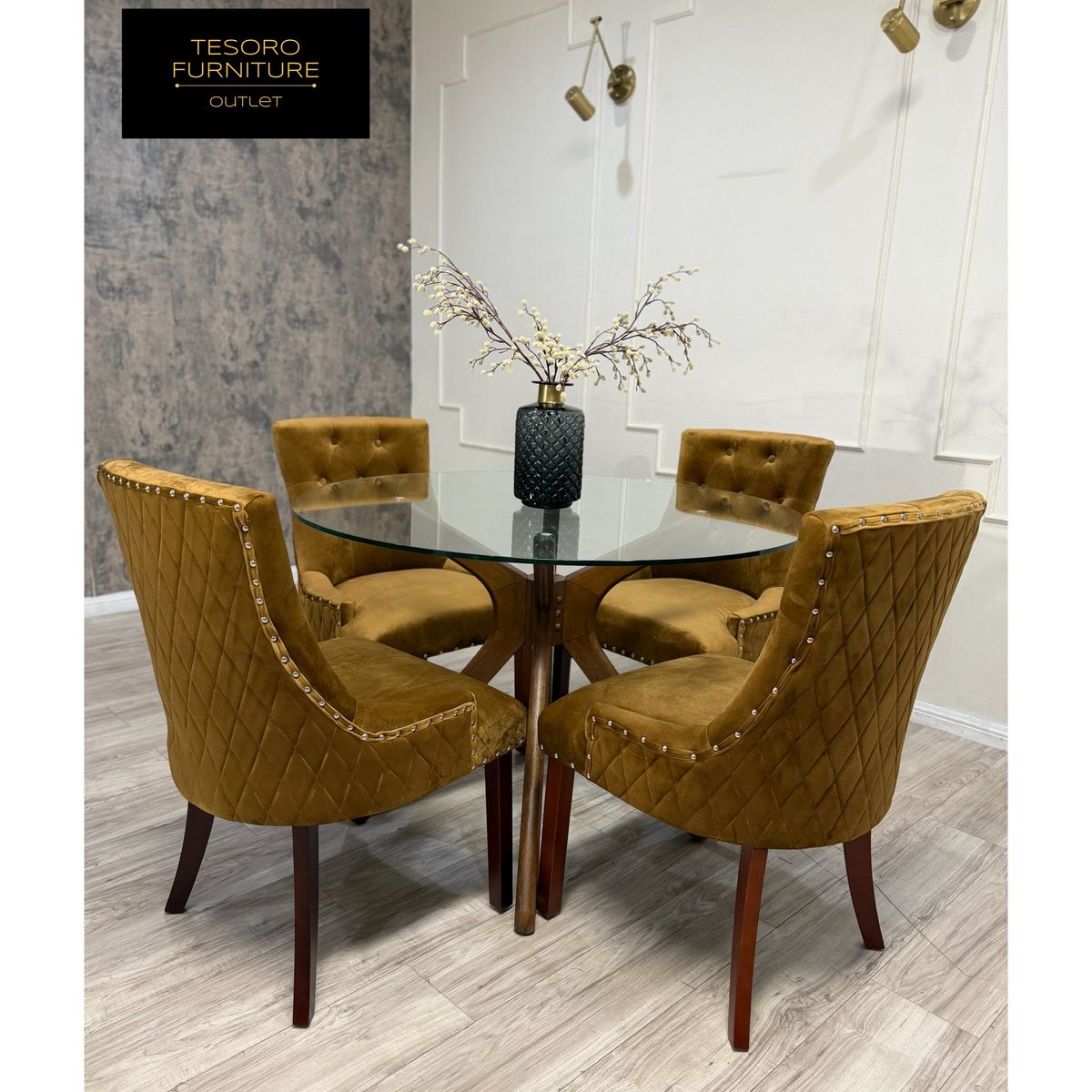 NEW WORLD MARKET DINING SET WE OFFER DELIVERY