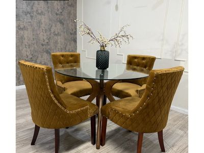 NEW WORLD MARKET DINING SET WE OFFER DELIVERY