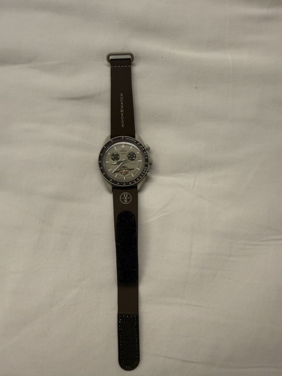 Moonswatch Saturn (Omega and Swatch)