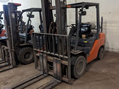 2019 Toyota 8FGU32 Forklift (4,703 hours)