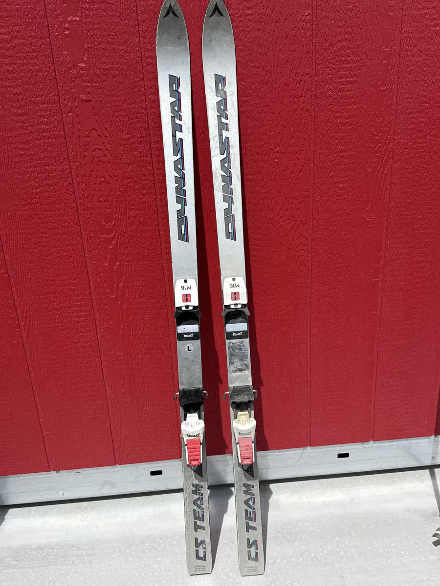 Vintage skis