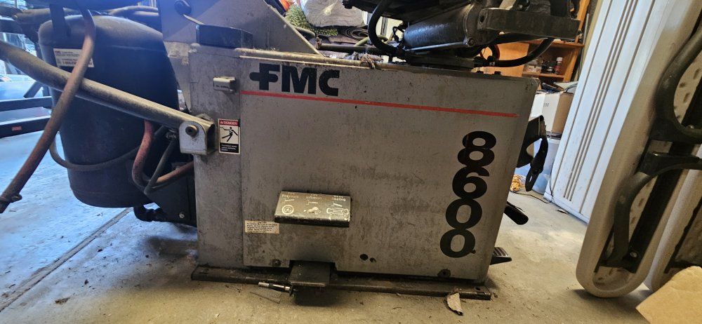 FMC 8600 Tire Changer Machine - Heavy Duty Industrial Shop Equipment