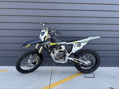 2025 Triumph TF 450-RC Edition Jet Black/Pure White