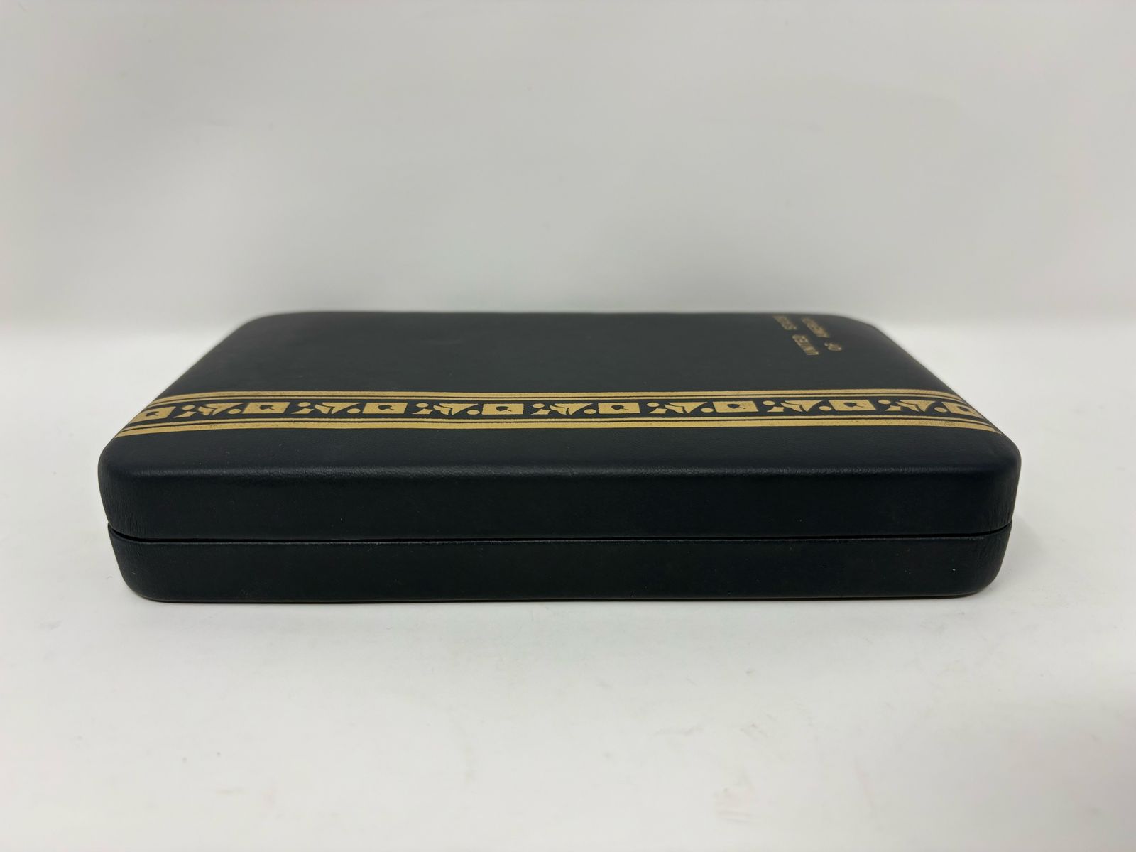 Main image 6