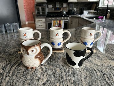 LOT of 5 adorable coffee cups