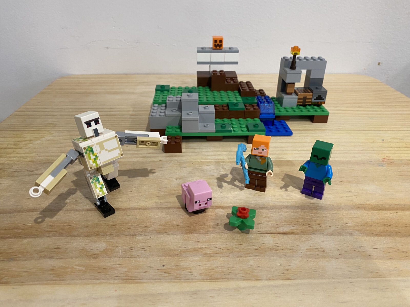 LEGO Minecraft 21123 The Iron Golem (Retired)