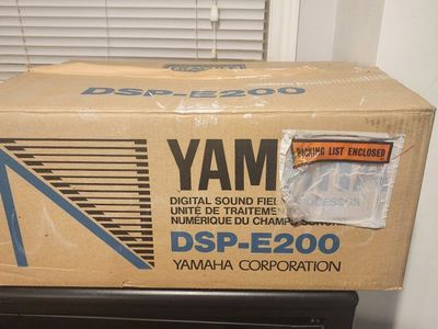 Yamaha DSP-E200 Digital Sound Field Processor - Natural Sound Dolby Pro Logic