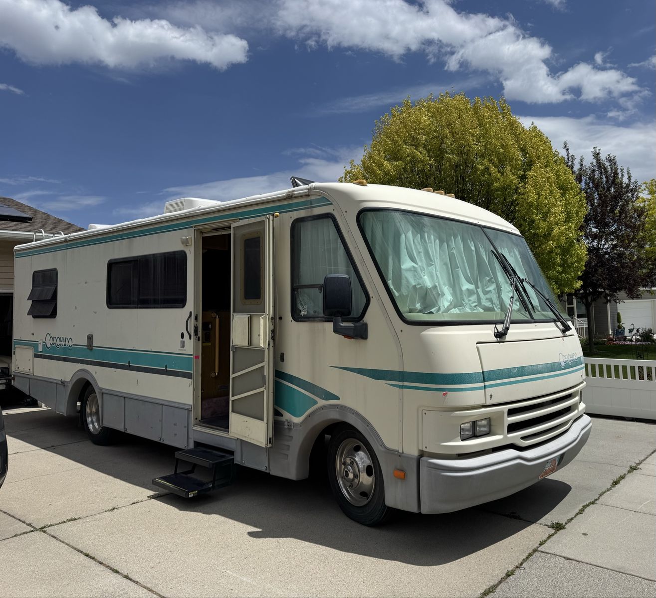 1993 27’ Coronado by Fleetwood Motorhome