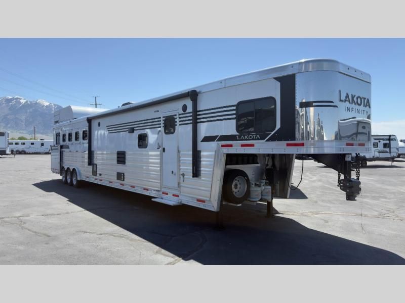 New 2027 Lakota 5H Infinity LQ