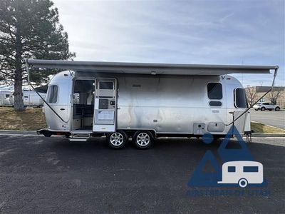 New 2025 Airstream Flying Cloud 25FB Twin