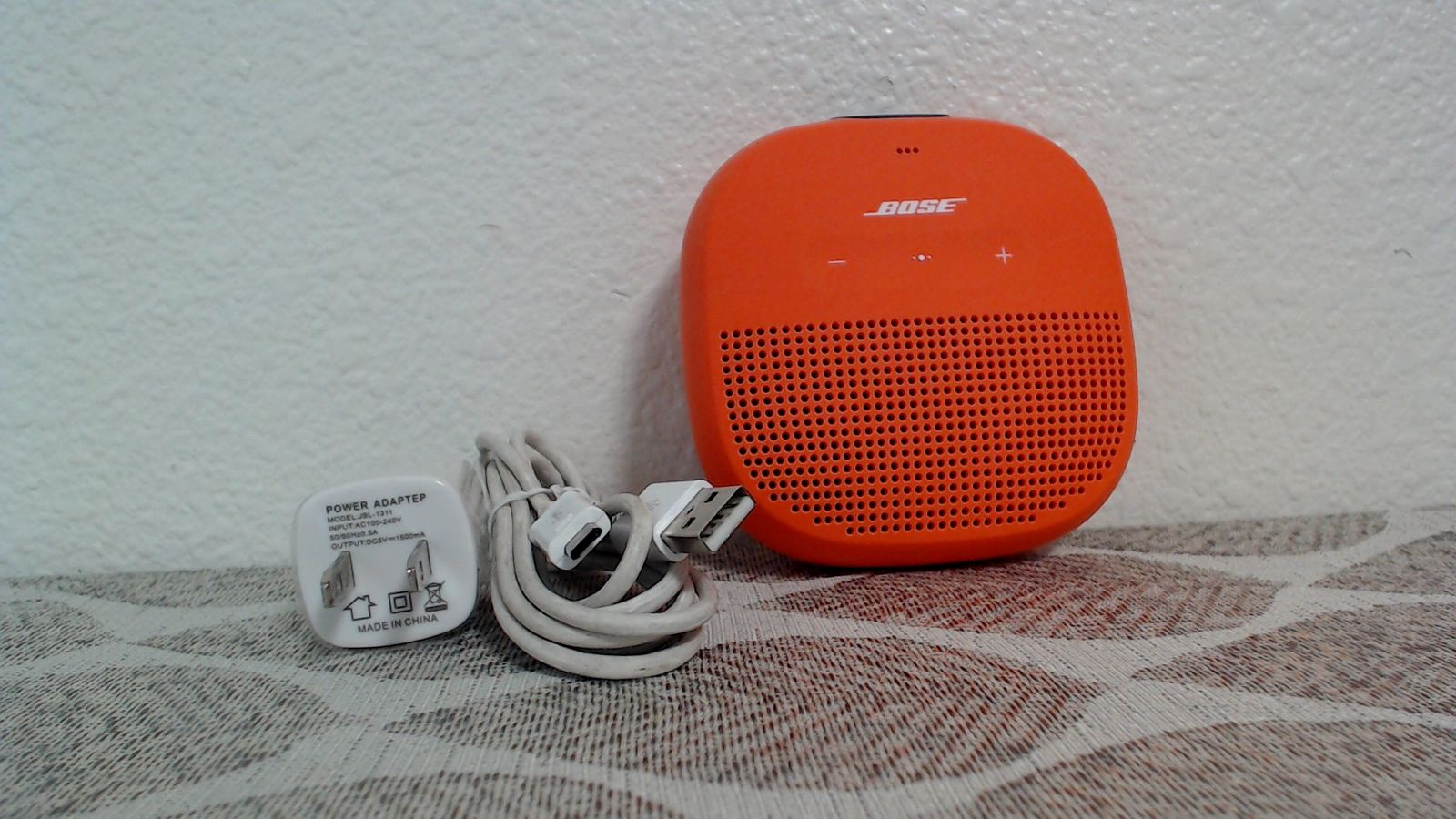 Bose SoundLink Micro Bluetooth Speaker 423816 Orange with Charger and Cable