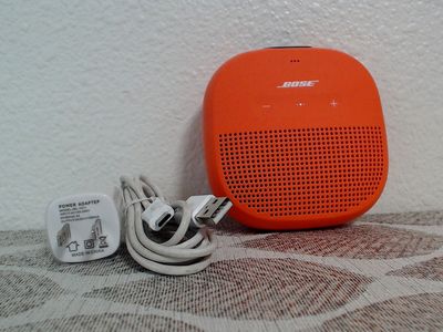 Bose SoundLink Micro Bluetooth Speaker 423816 Orange with Charger and Cable