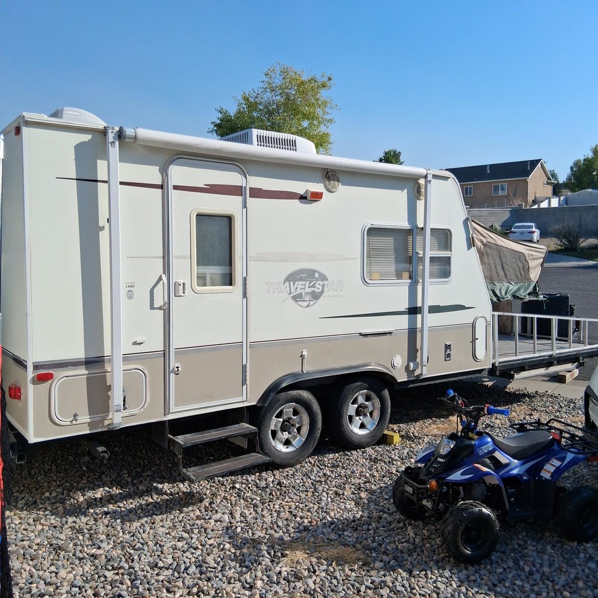 2005 Star Craft Tent Trailer,Toy Hauler - AC, Awning, Sleeps 5, Generator Included