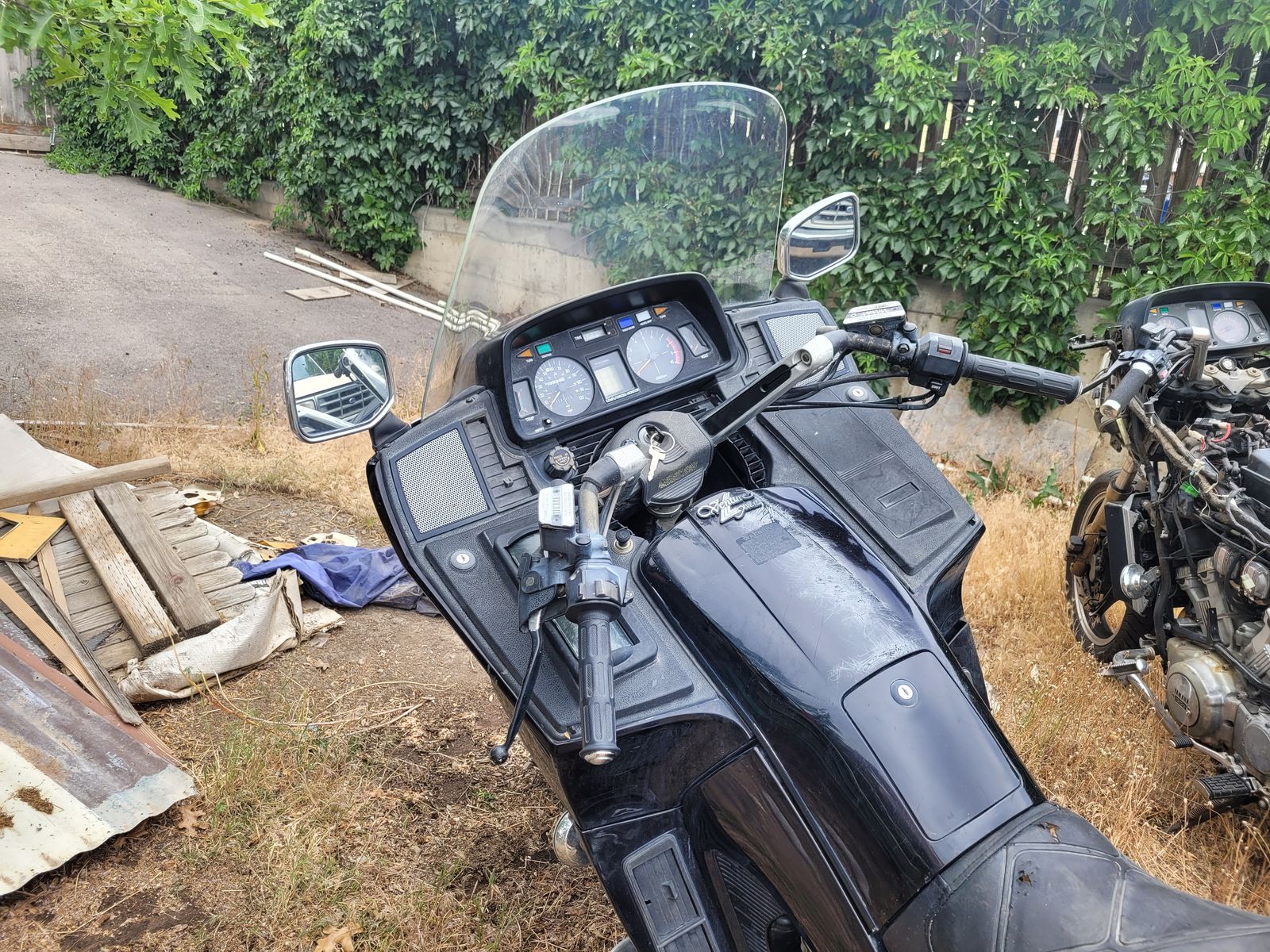 Main image 3