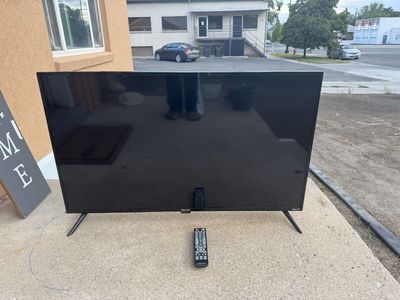 Element Roku Smart TV with Remote 42 inches