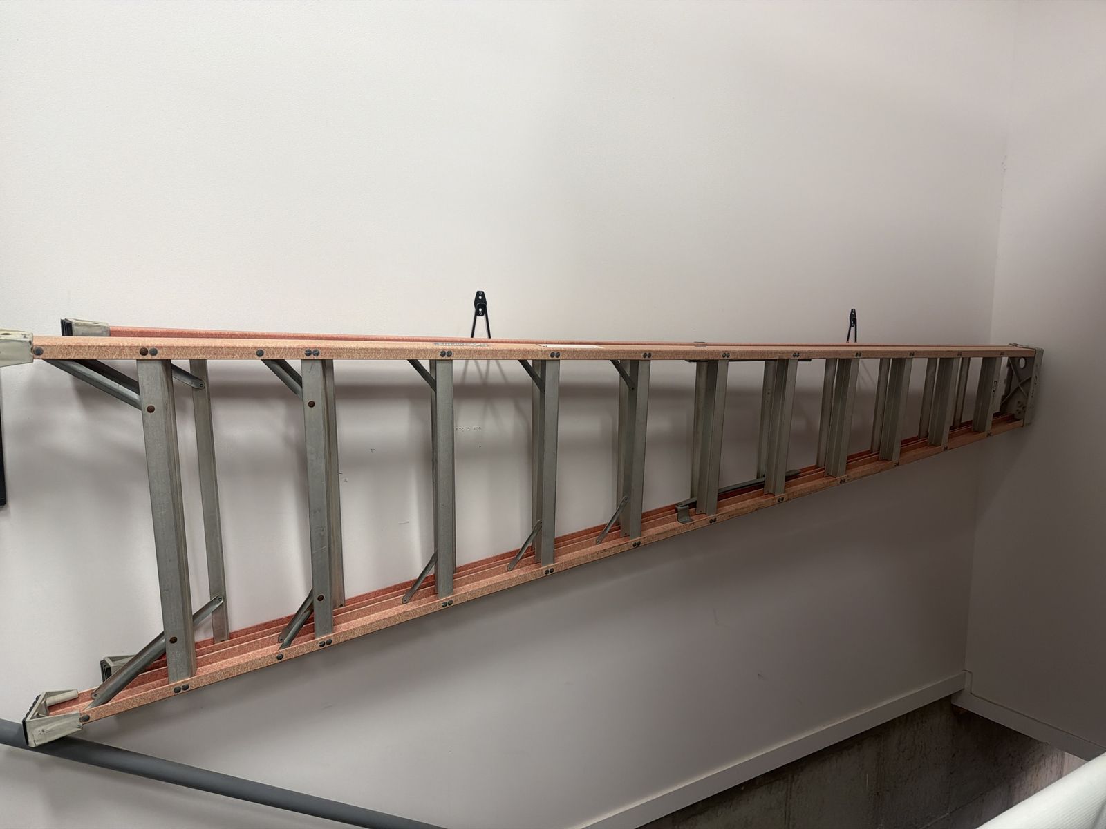 12 foot step ladder – Louisville