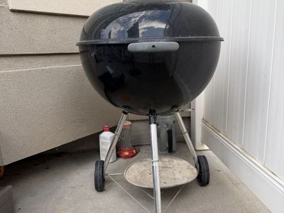 Weber Black Kettle Grill - Used