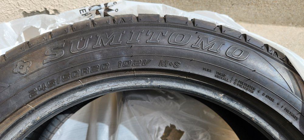 Sumitomu 245/50R20 Tires