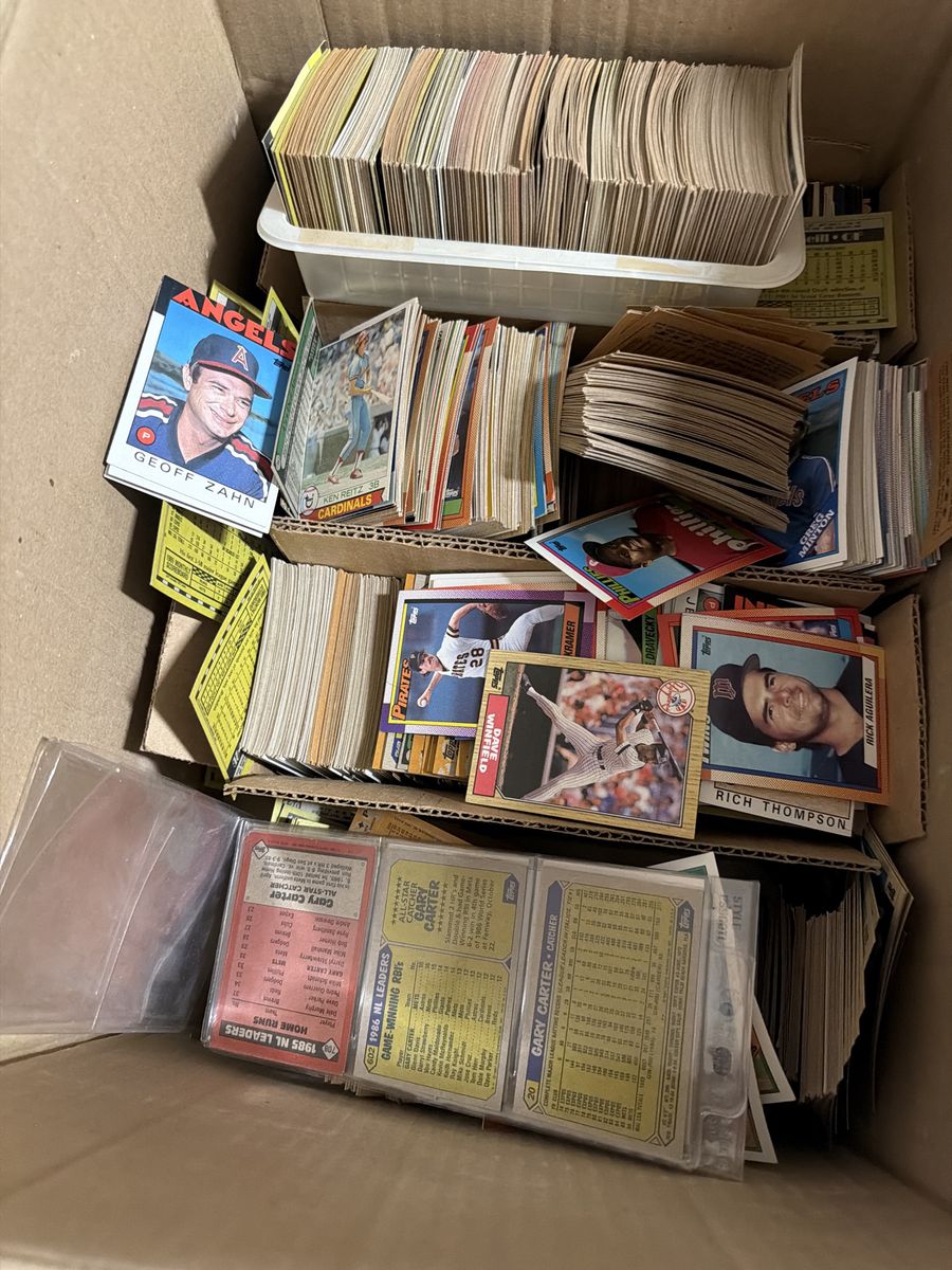 Baseball cards mix