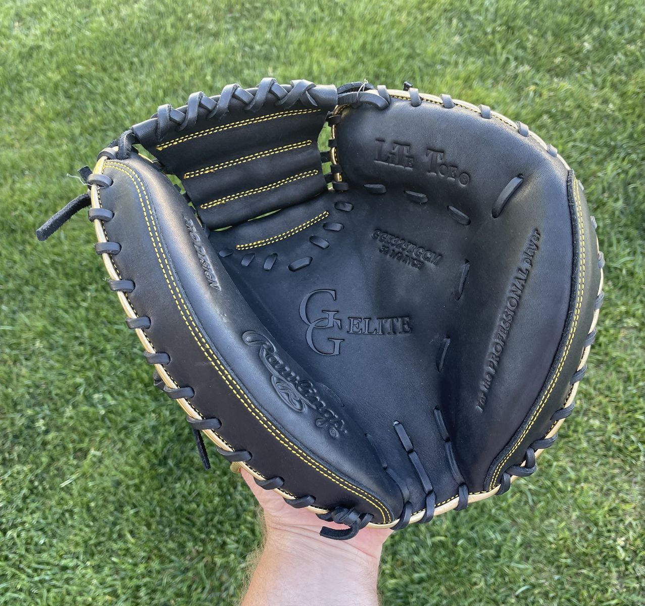 Rawlings Gold Glove Elite 32.5 in. Baseball Catcher’s Glove