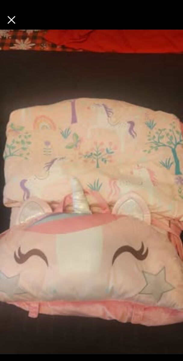 GIRL'S SLEEPING BAG WITH BUILT-IN PILLOW.