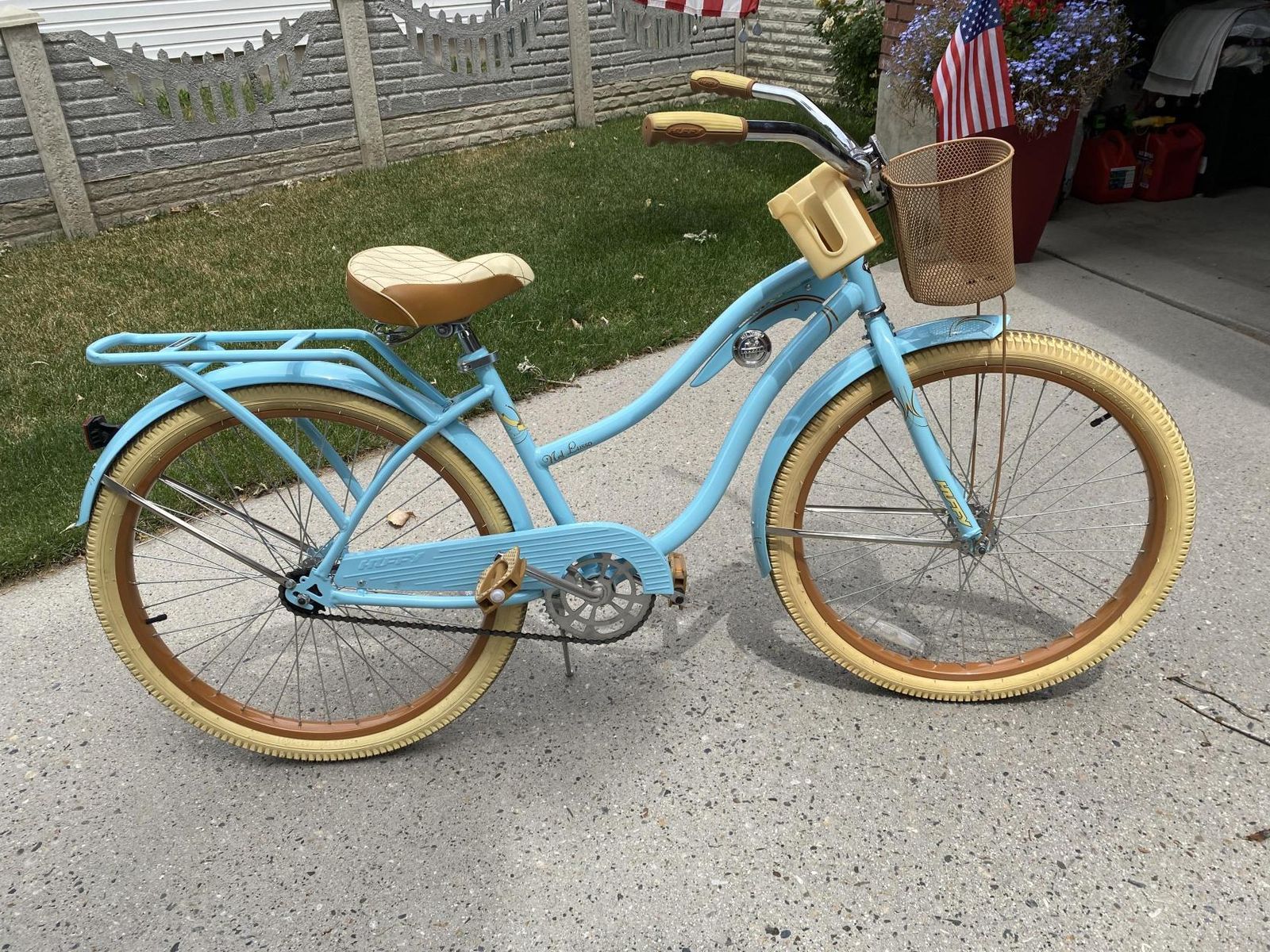 Like-New Women's Deluxe Cruiser Bike - $100