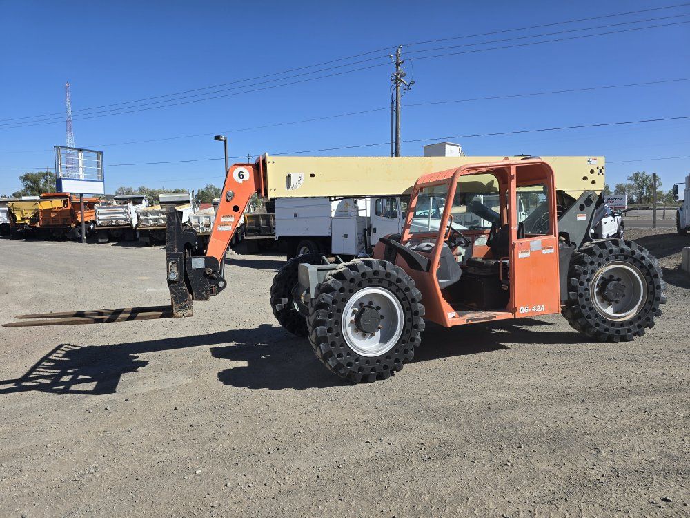 JLG 6,000# 42' Telehandler 3,200hrs