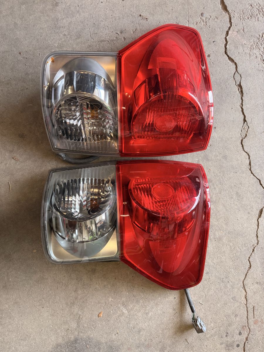 07-13 OEM Tundra Tail Lights