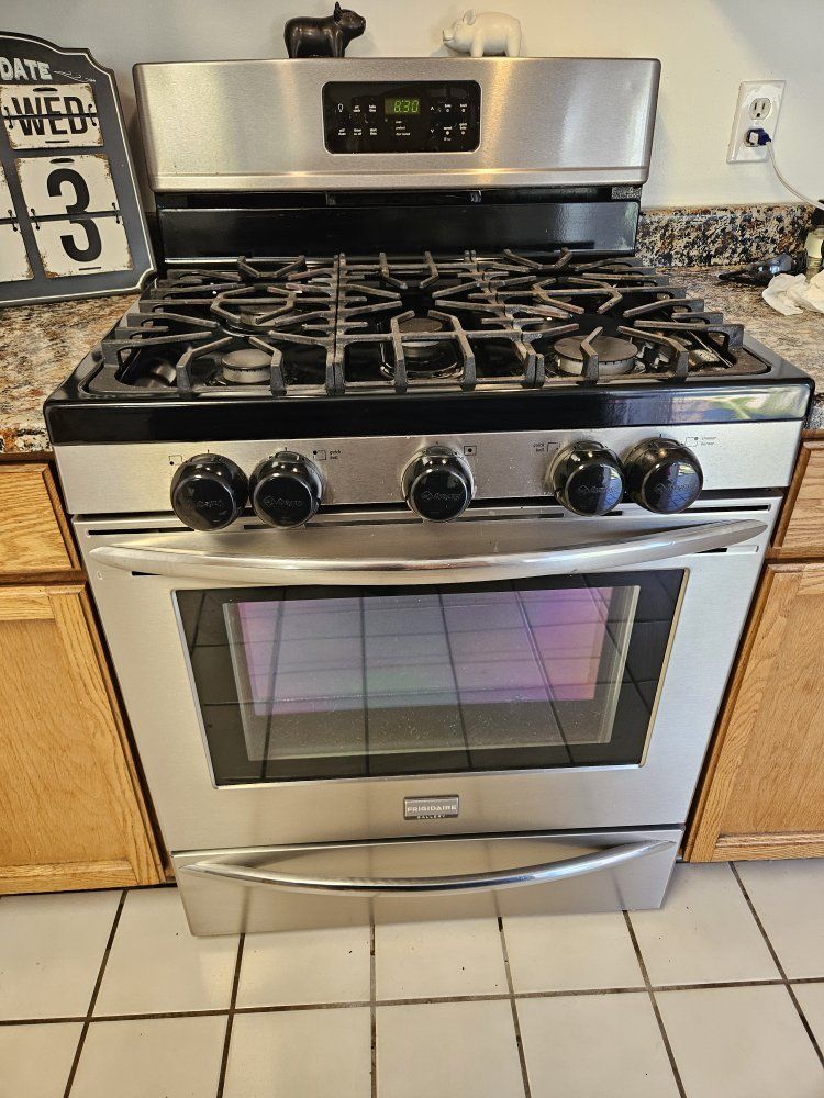 Fridgidair Gallery  Gas stove