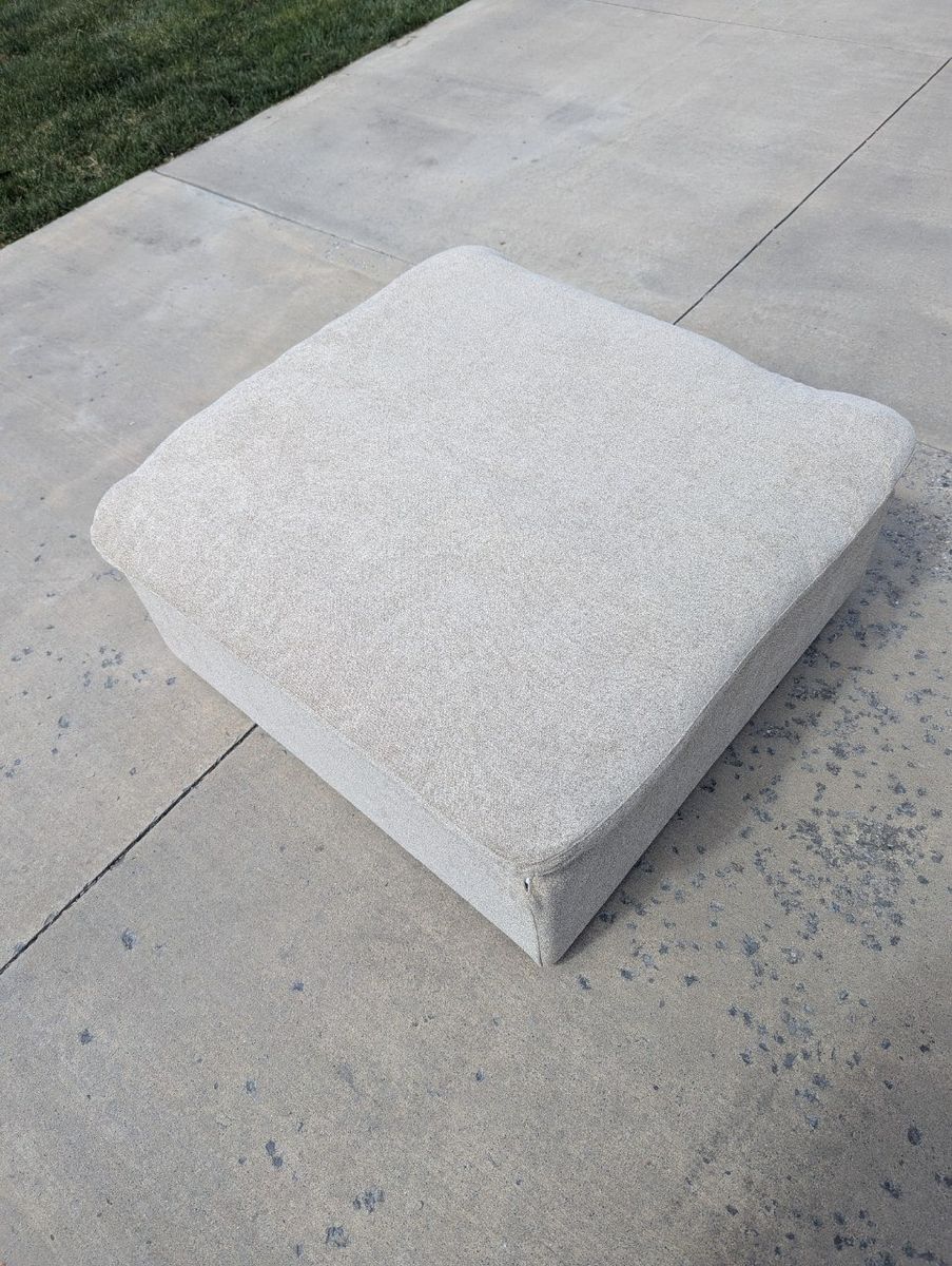 Square Storage Ottoman – Cream Boucle – Lift Top – New