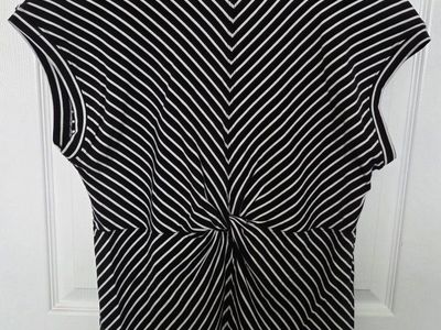 NWT & LNC Lot of 2 Chico's Tops Size 1 Medium Zenergy UPF 50+