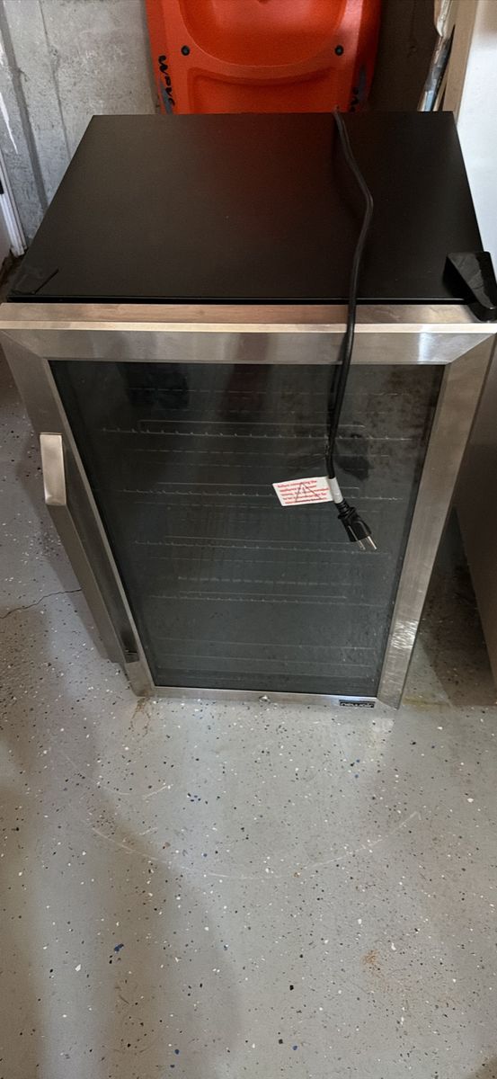 Stainless Steel Beverage Refrigerator with Glass Door