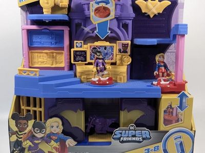 New! Fisher-Price Imaginext DC Super Friends Toy Batgirl Hero Hideout Playset