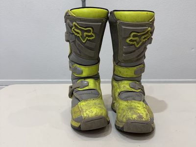 Fox Boots Kids Size 1