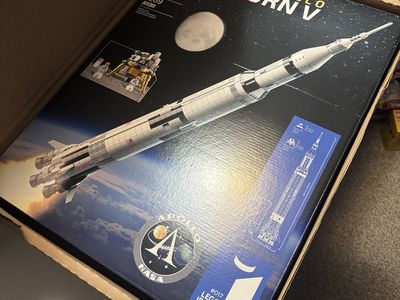 LEGO NASA Apollo Saturn V 92176 (1969 Pieces)