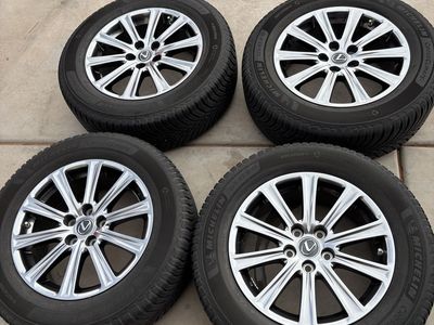 17" Wheels and Michelin Tires 225/65/R17