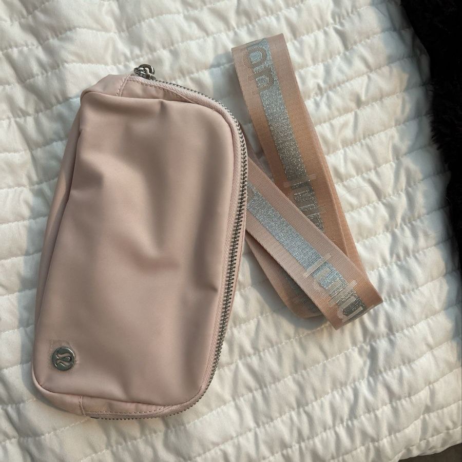 Lululemon Everywhere Belt Bag O/S PIMI/SLVR/WHTO Pink Crossbody Bag New with Tags