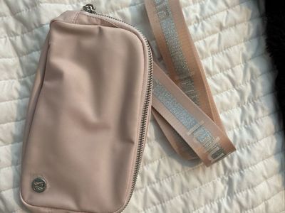 Lululemon Everywhere Belt Bag O/S PIMI/SLVR/WHTO Pink Crossbody Bag New with Tags