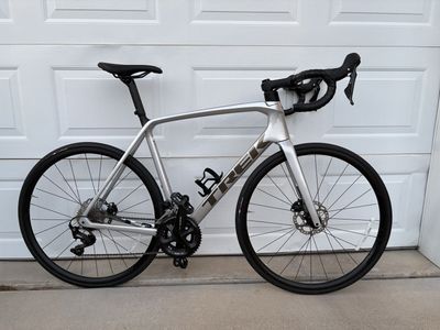 2022 Trek Émonda SL 5 - Size 58cm