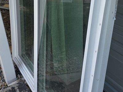 (2) White Vinyl Sliding Windows Frame With Glass 47-1/2 X 47-1/2.
Read all description.
