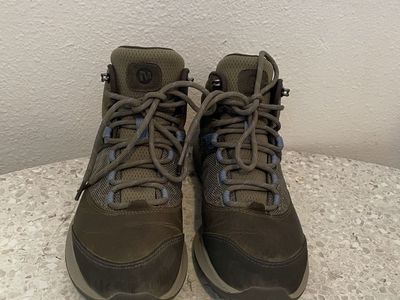 womens merrell hiking boots size 7