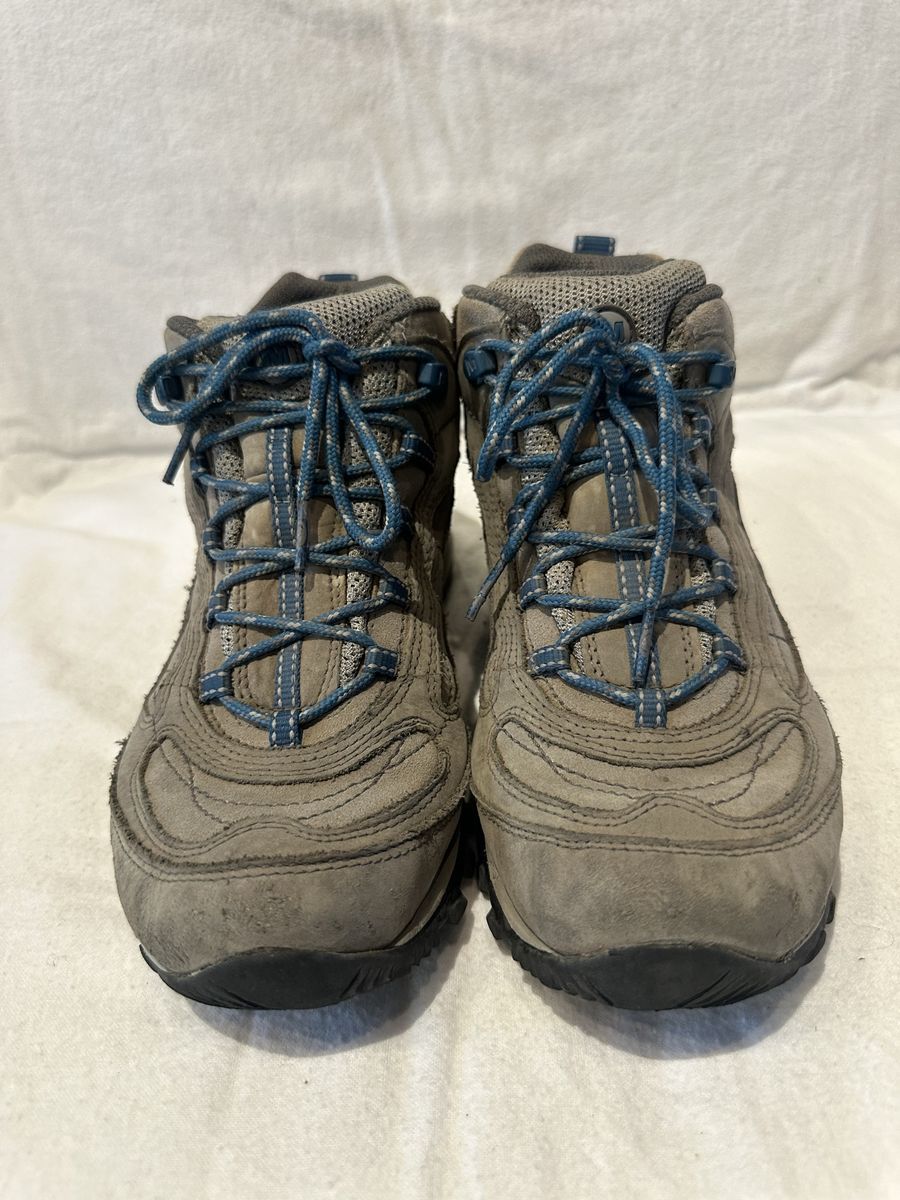 Merrell women’s size 9 Castlerock/blue trim leather/mesh waterproof hiking boots